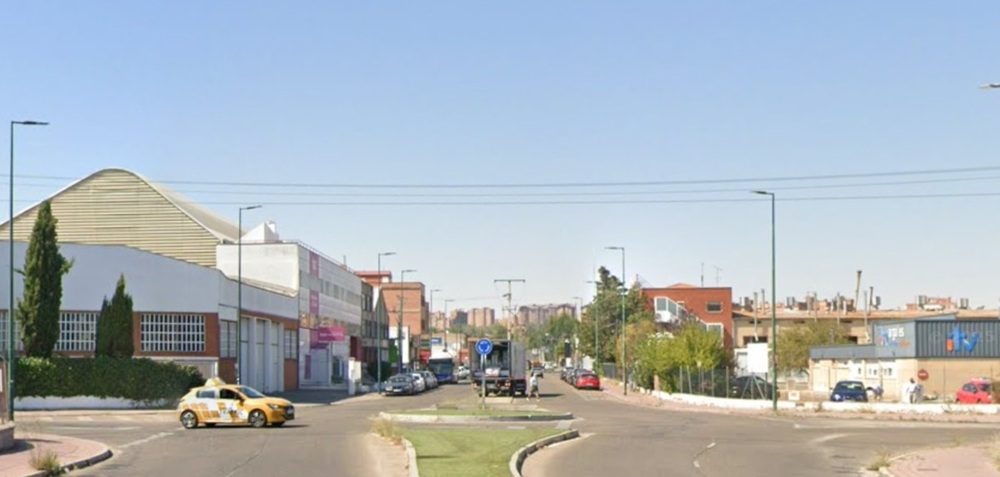 Dos heridos en una colisión en el polígono de Argales