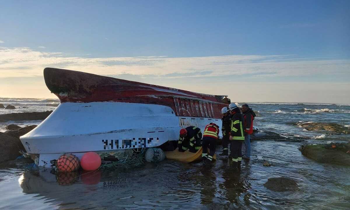 Naufragio en aguas de Portugal: siguen desaparecidos los tres ocupantes del barco