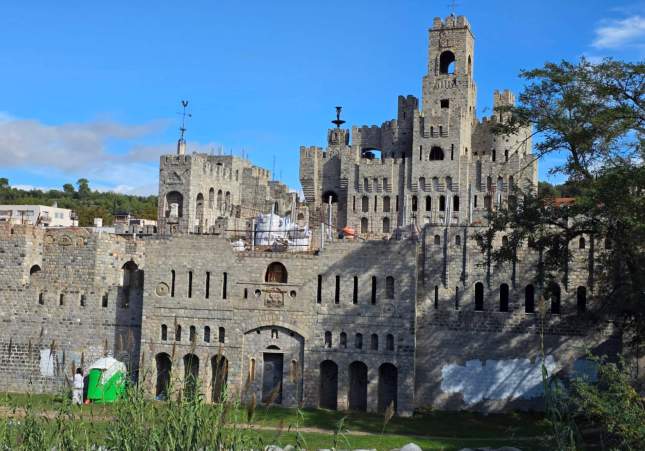 Investigan violento asalto en el castillo de los Recuerdos de las Fonts en Terrassa