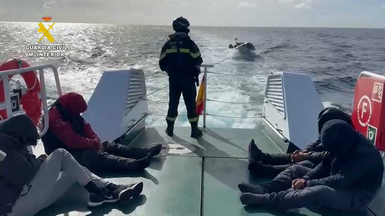 Operativo contra el petaqueo en Isla Cristina y Mazagón: interceptan más de 200 garrafas de gasolina