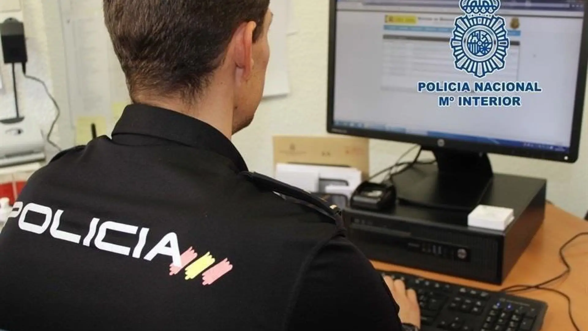 Menores de Cartagena investigados por crear imágenes falsas de chicas sin ropa usando IA