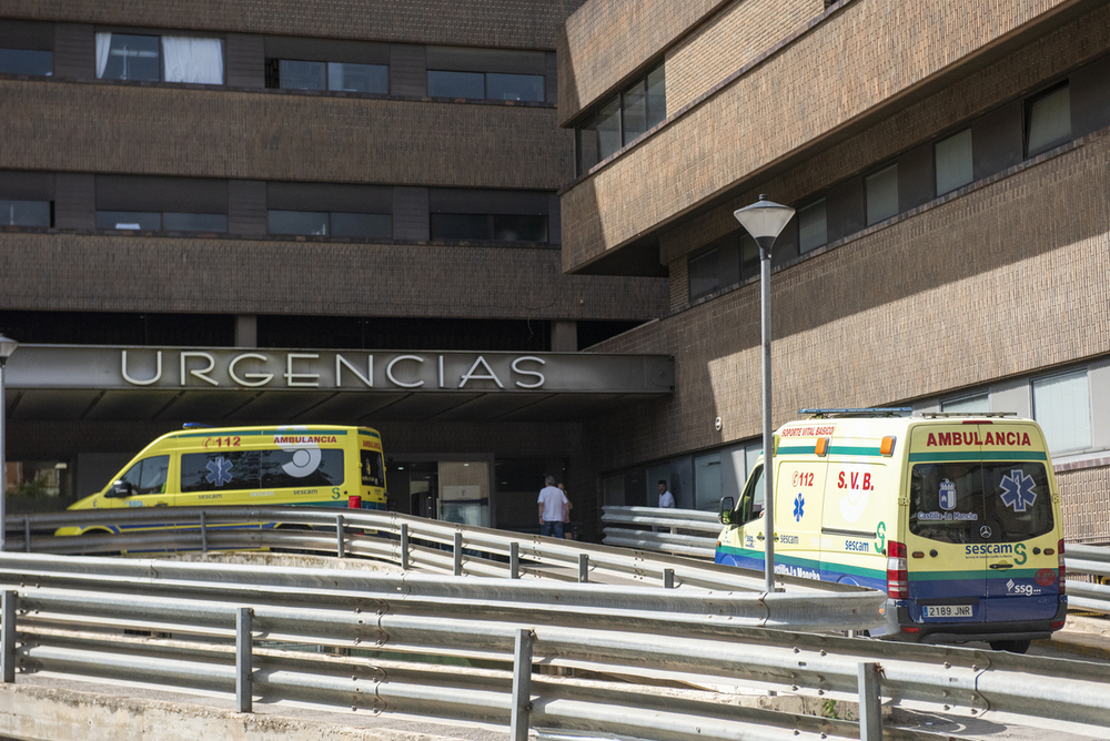 Un motorista resulta herido grave tras un choque con un coche