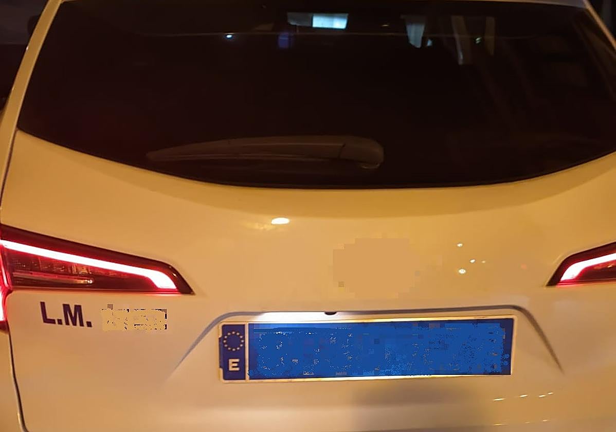 Perra de la unidad canina de la Policía Local de Las Palmas de Gran Canaria encuentra droga en taxi intervenido