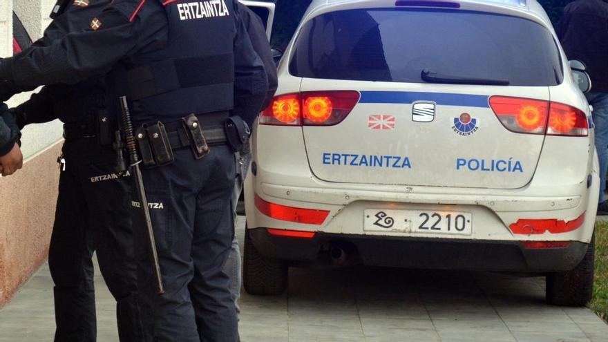 Siete franceses detenidos por causar daños y atentar contra agentes en Donostia