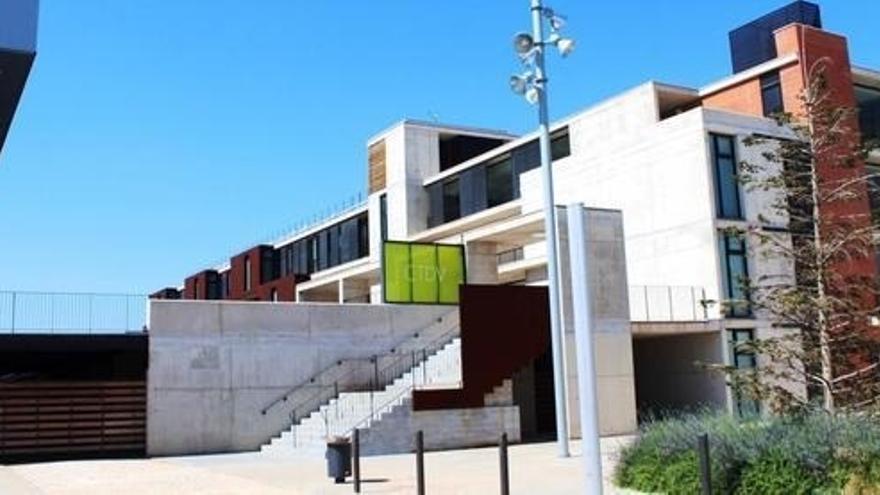 Muere una niña en la piscina de un centro deportivo de Castellón