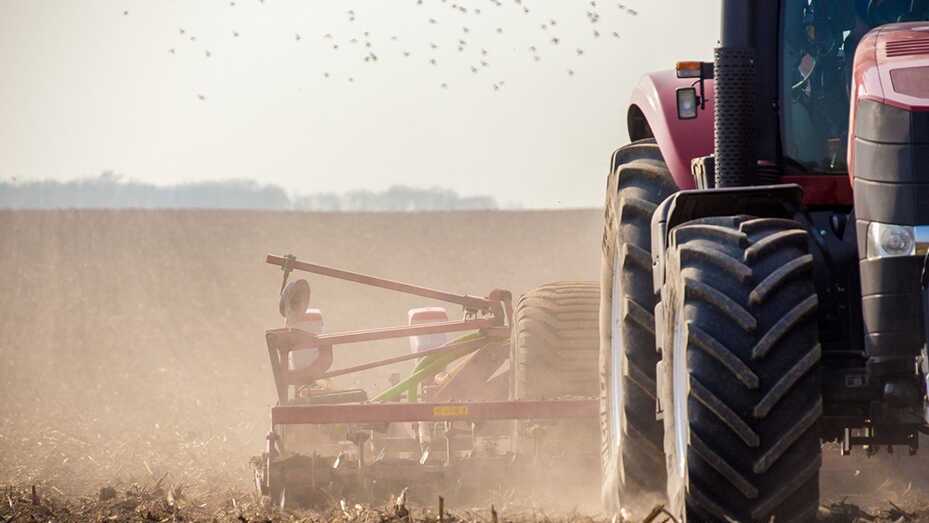Muere un hombre de 62 años en un accidente de tractor en Santa Bárbara de Casa
