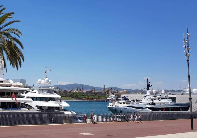 Trágico suceso en el Port Vell de Barcelona: un hombre cae al agua y pierde la vida