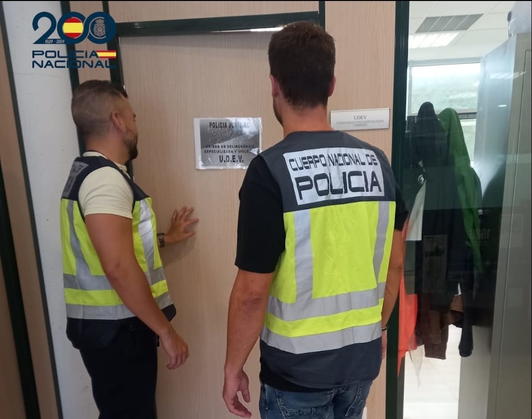 Terror en Ibiza: una mujer detenida tras agredir brutalmente a un joven con una botella en plena discoteca