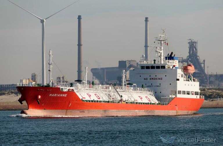 Noche 'movida' para Salvamento Marítimo: Evacuan al tripulante de un barco belga y auxilian a un pesquero de Isla