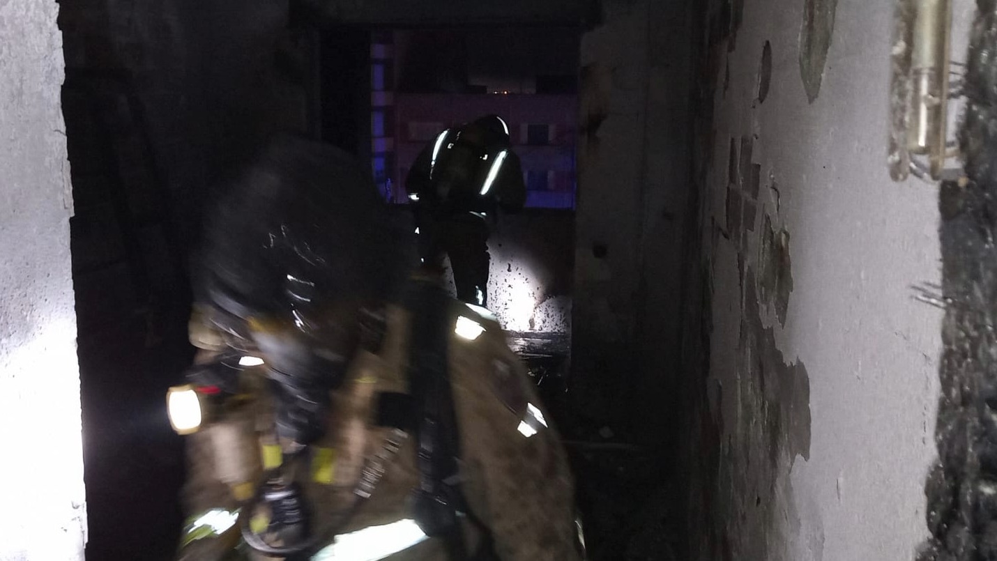 Incendio en una vivienda de Alcantarilla: una mujer de 78 años, afectada por inhalación de humo