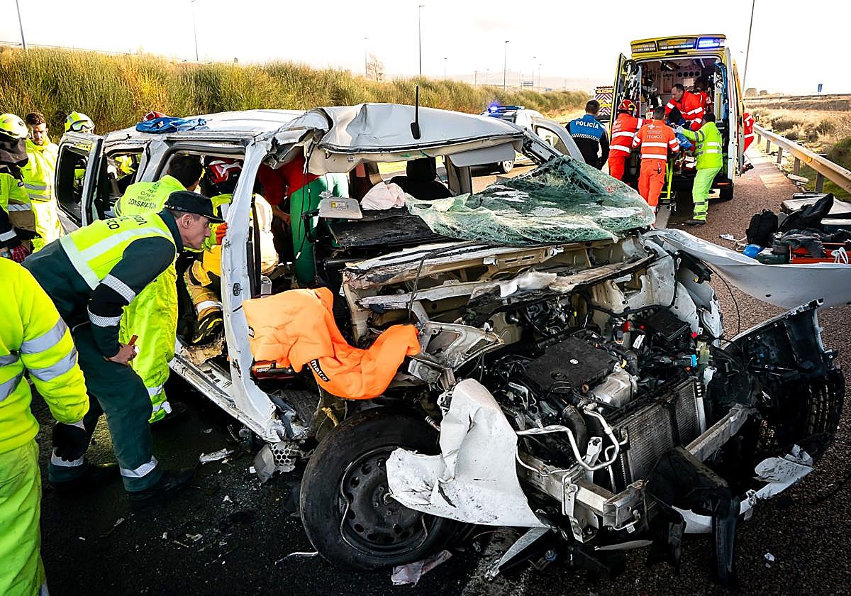 Brutal accidente de tráfico en las carreteras de Salamanca: al menos cinco heridos y un atrapado