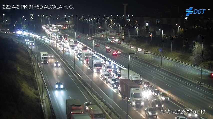 Caos en Madrid por accidente en la A-2 durante la festividad de los Reyes Magos