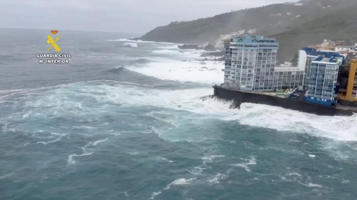 Imagen facilitada por la Guardia Civil durante el dispositivo de búsqueda de la mujer en Mesa del Mar, Tacoronte.