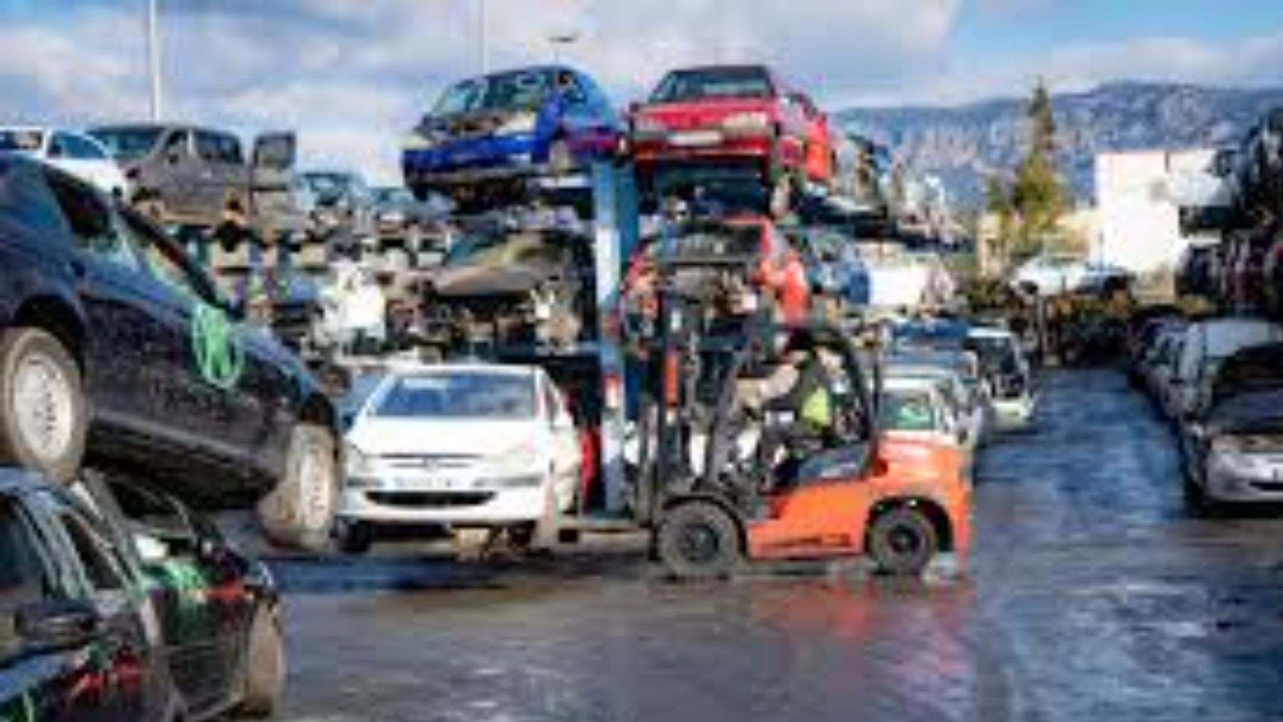 Denuncian suplantación de identidad y fraude en la venta de motores de coche en Mallorca