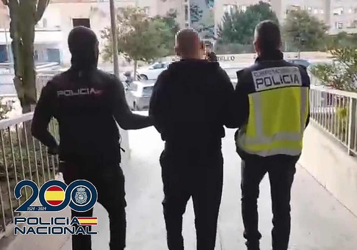 Detenida en Málaga una pareja que vendía drogas a través de un buzón y de un garaje