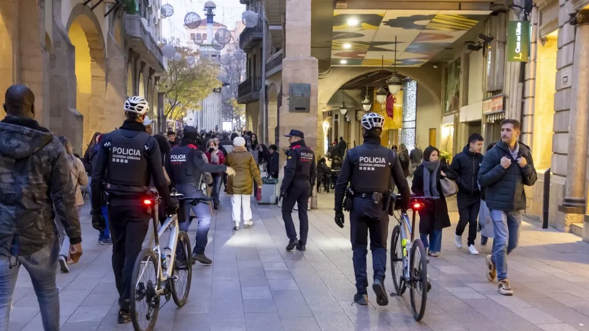 Detenidas dos mujeres por hurtar robar por valor de 435 euros en dos tiendas del Eix Comercial de Lleida