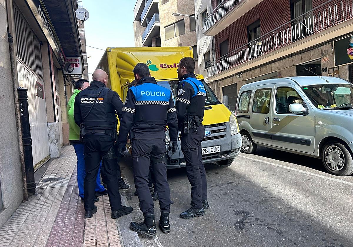 Detenido en Salamanca tras robar e intentar huir con la furgoneta de una frutería