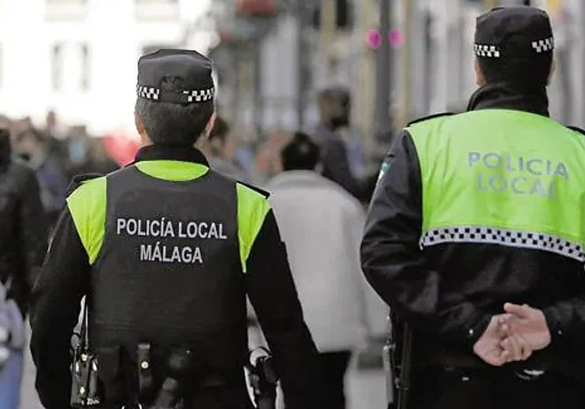 Arrestan a un conductor por arremeter con un destornillador contra una mujer que cruzaba la calle en Málaga