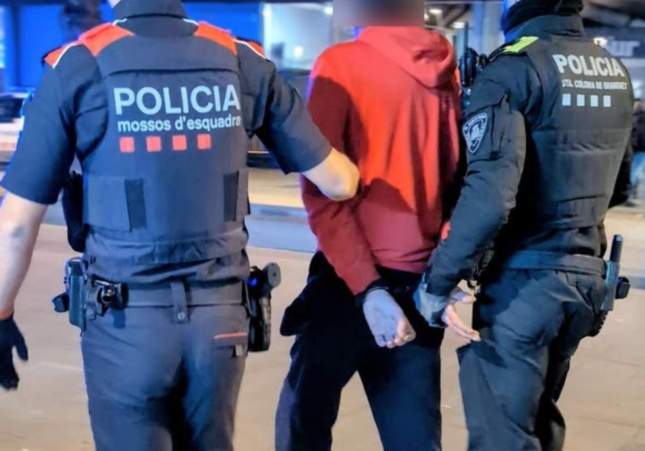 Detenido pirómano multirreincidente en Santa Coloma de Gramenet