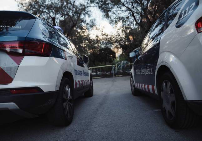 Detenidos dos jóvenes por estafar 30.000 euros a un vendedor de piso en Barcelona