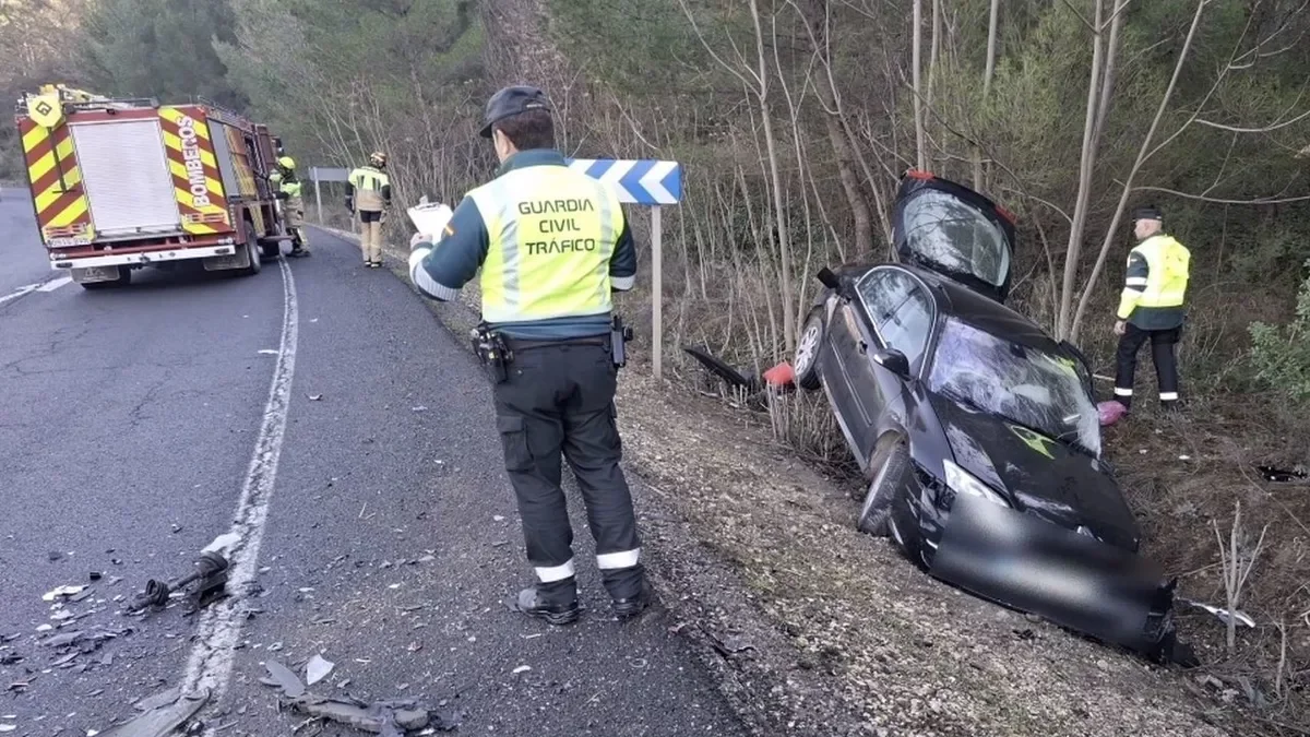 Herido un motorista al sufrir una caída en la C-14 en Peramola