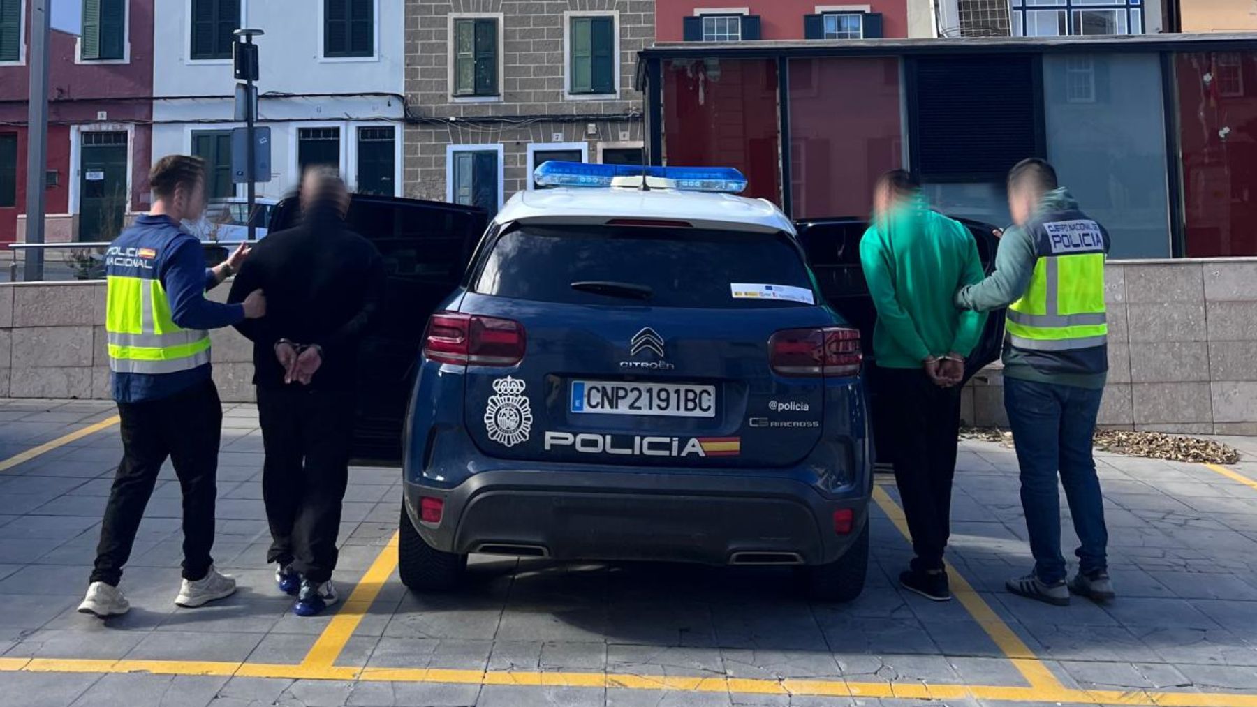 Dos detenidos por agredir a otro hombre y reventarle un ojo tras una discusión en un bar de Mahón