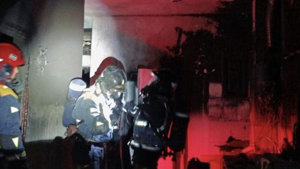 Dos mujeres resultan afectadas en incendio en vivienda de Arona, Tenerife: una en estado grave