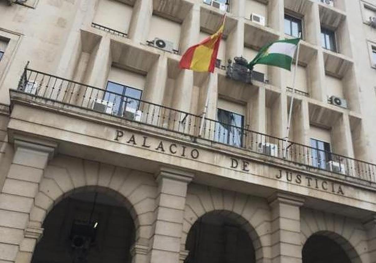Condenada a más de tres años de cárcel por vender droga desde una tienda de alimentación de Vélez-Málaga
