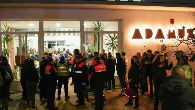 La Región muestra su apoyo a las víctimas del trágico descarrilamiento en Adamuz