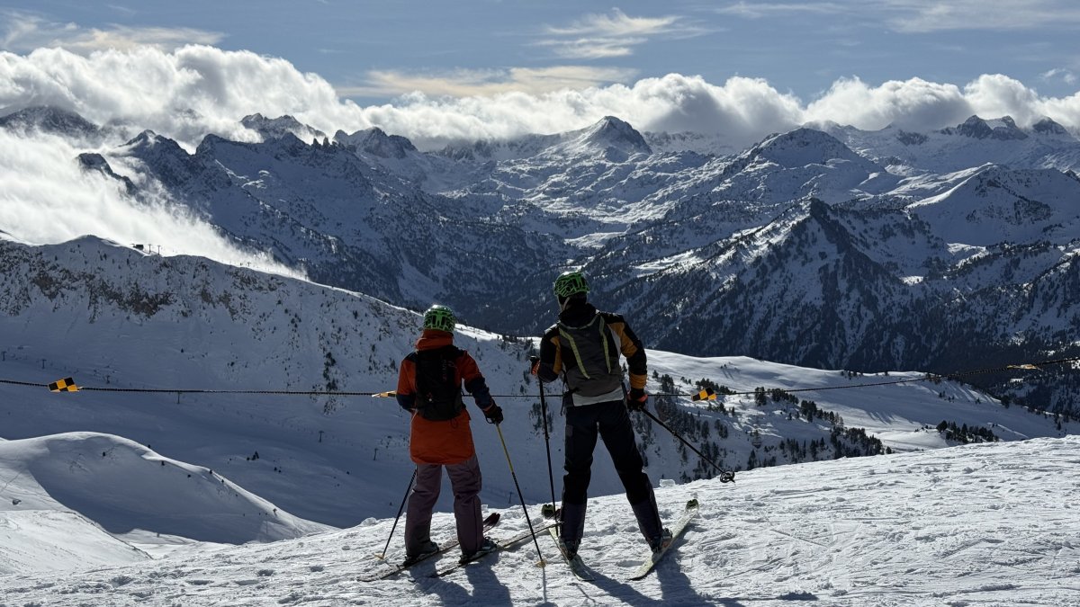 Se reanuda la búsqueda de un posible segundo esquiador atrapado en el alud fuera de pistas de Baqueira Beret