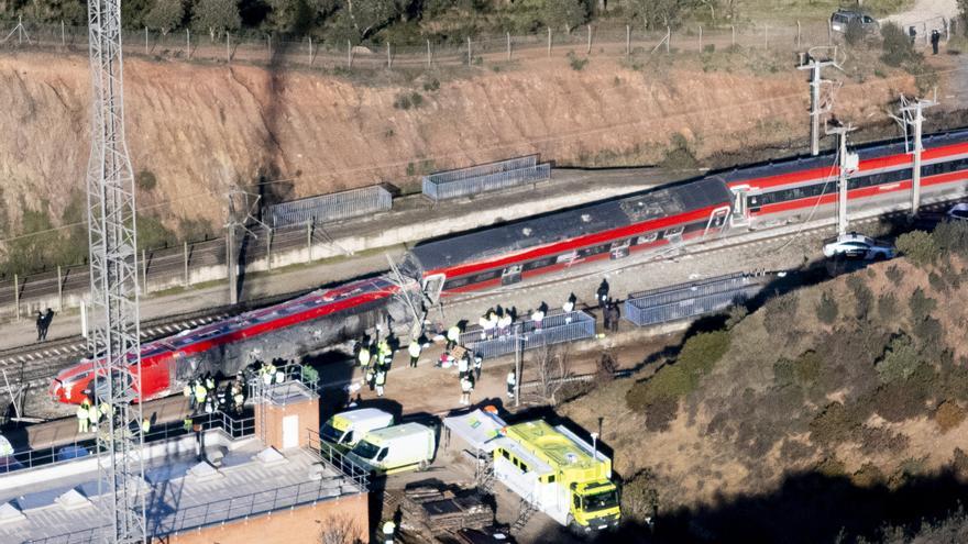 Ascienden a 45 los fallecidos en el accidente de Adamuz tras el hallazgo de los dos últimos desaparecidos