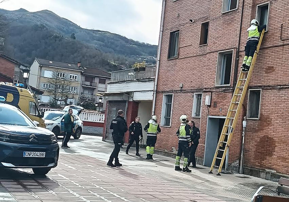 Investigan la muerte de un hombre en el narcopiso de Blimea