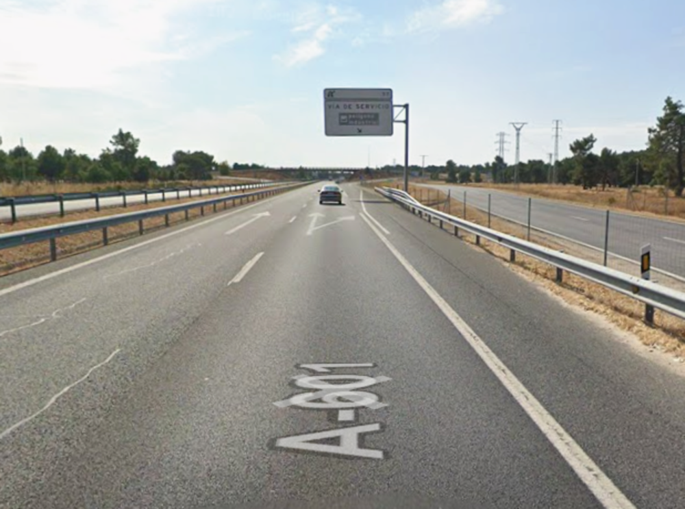 Una herida tras la salida de un turismo en la A-601 en Cuéllar