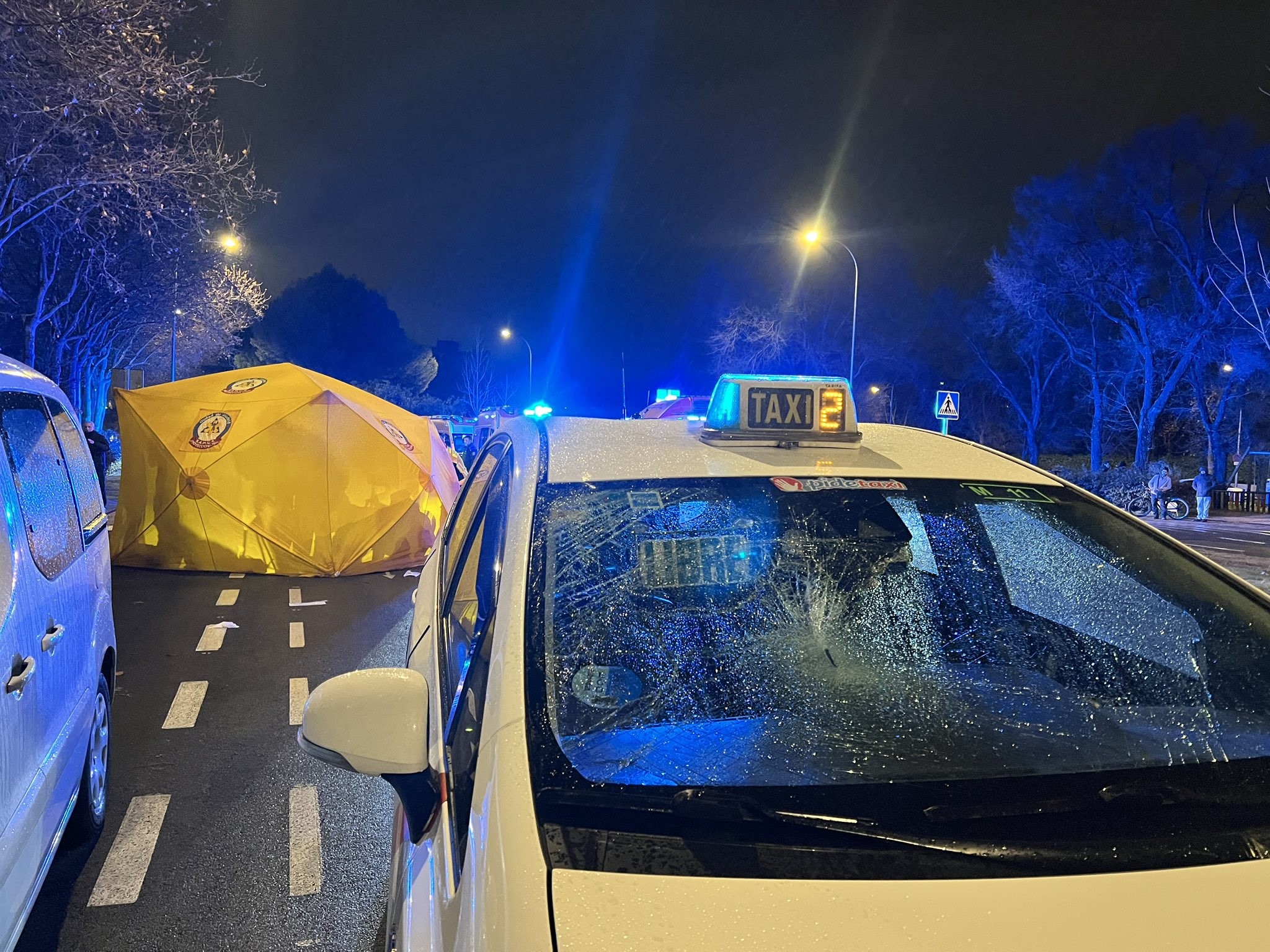 Hospitalizado un hombre de 60 años tras ser atropellado en San Blas por un taxi