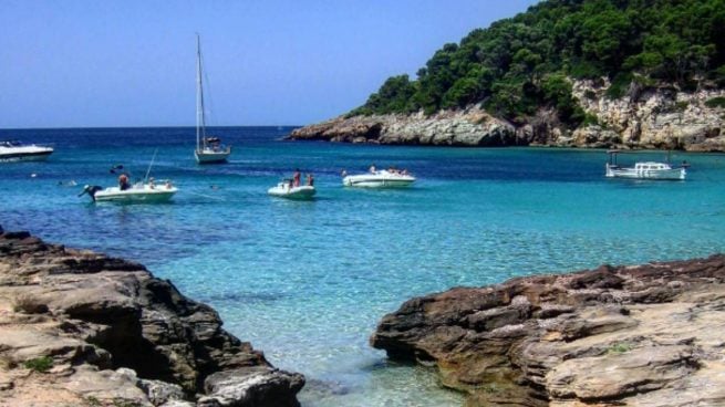 Hombre enfrenta multa de 6.768 euros por rajar con un cuchillo la barca de otro en Formentera