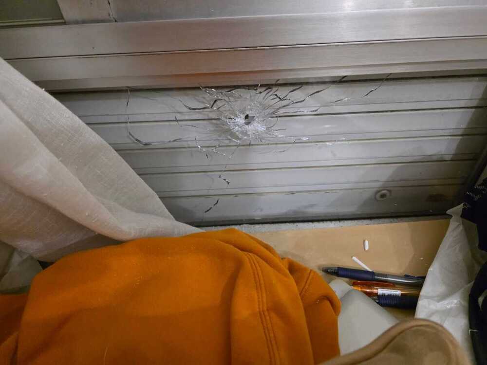 Una bala se cuela en Nochevieja en una casa de Huerta del Rey