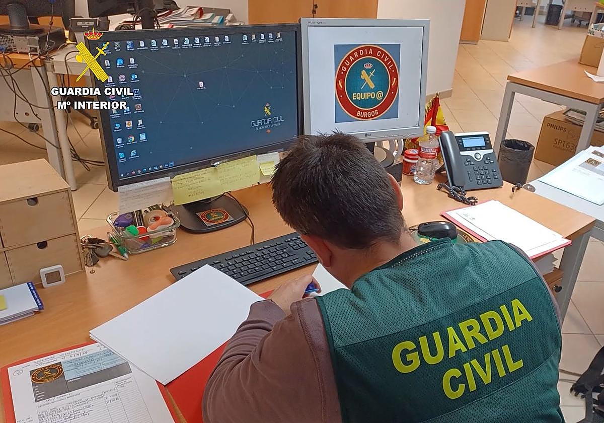 25 personas detenidas acusadas de estafar online más de 64.500 euros a personas de Burgos