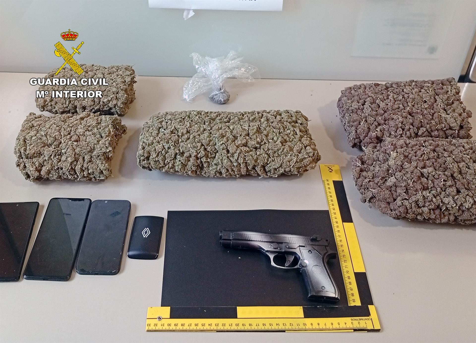 Detenido el conductor de un coche con casi 3 kilos de marihuana en San Pedro del Pinatar