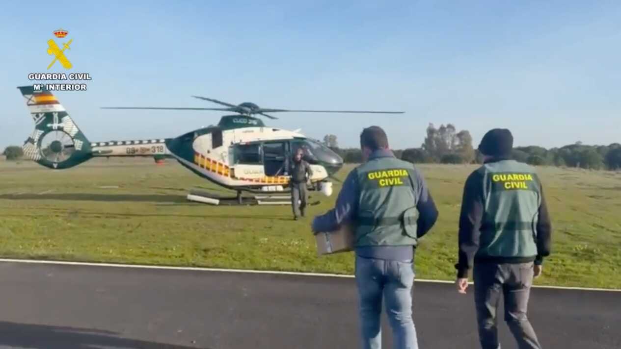 La Guardia Civil traslada para su análisis las pruebas de ADN de familiares directos