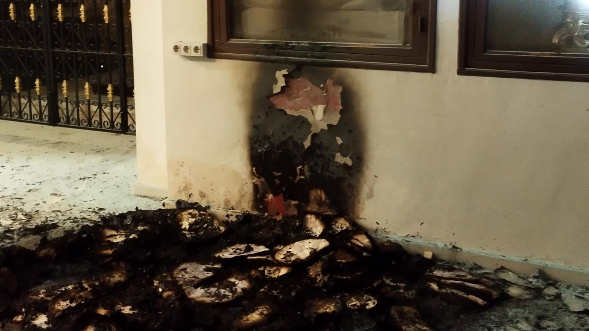 La Policía Nacional rescata a una monja en un incendio en el convento de las Clarisas de Lorca