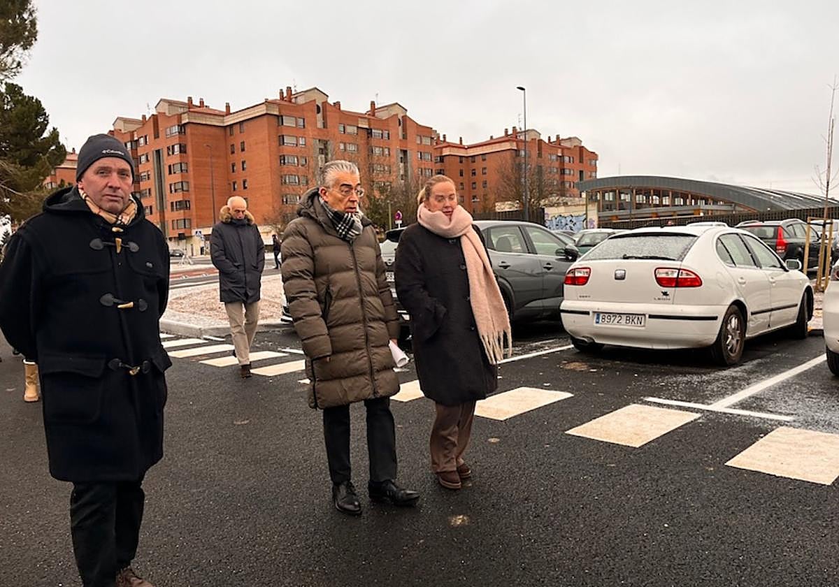 Destrozan cristales y espejos de cinco coches en el recién inaugurado aparcamiento de El Silo en Gamonal