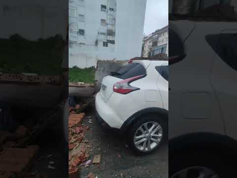 La borrasca en Huelva provoca derrumbe de muro en la capital