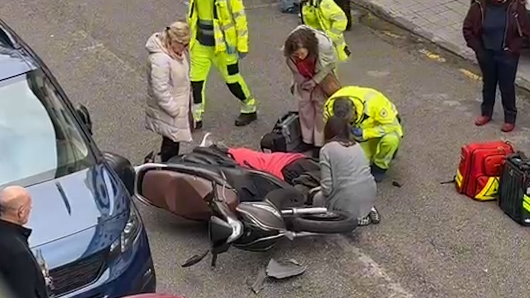 Hospitalizado un motorista tras ser embestido por una furgoneta que daba marcha atrás en Palma