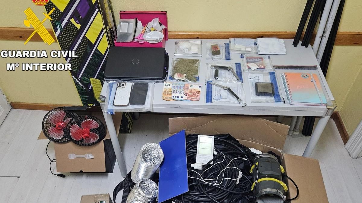 Efectos decomisados en una operación de la Guardia Civil por tráfico de drogas en Toral de los Vados.