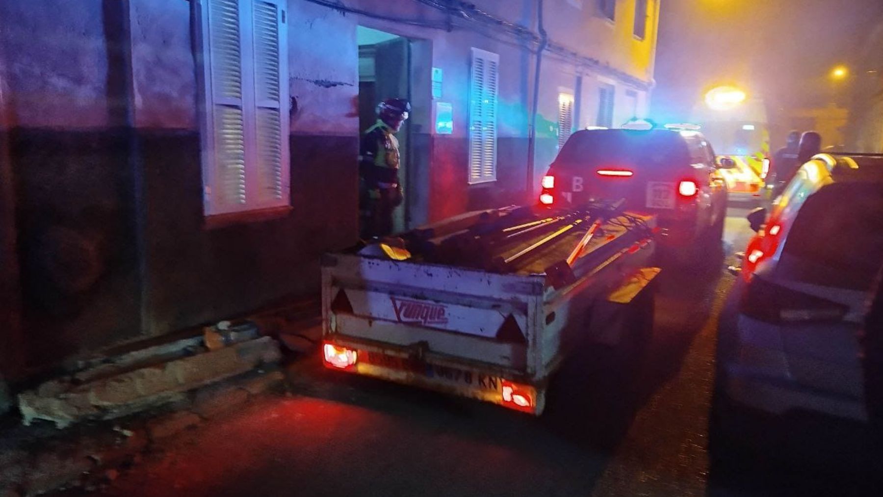 Un segundo derrumbe sorprendió a los bomberos durante el rescate en Manacor y deja un herido