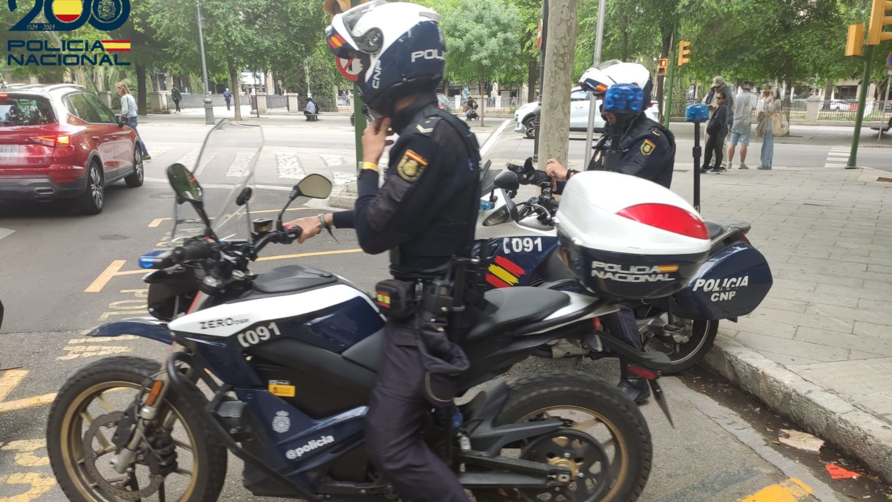 Un marroquí borracho paraliza una rotonda en Sant Agustí de Palma tras enfrentarse a un autobús de la EMT