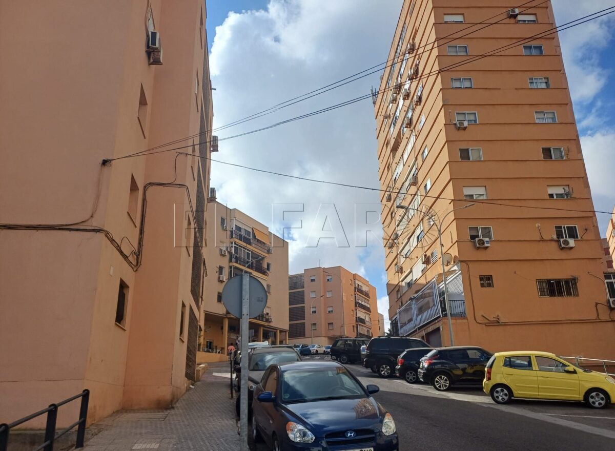 Vecinos de Ciudad de Málaga denuncian actos vandálicos en la barriada