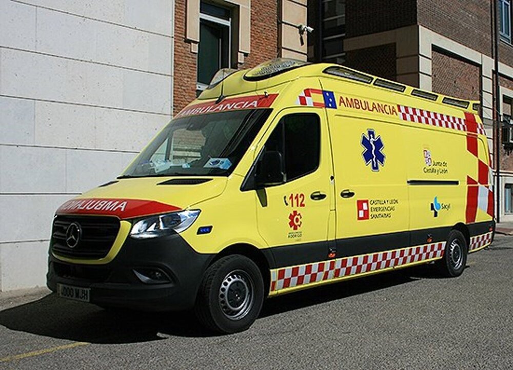 Un herido al chocar dos coches en Puente Colgante