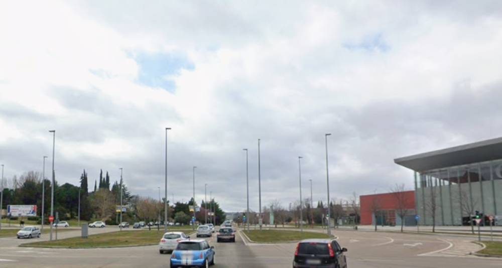 Tres heridos por una colisión en la avenida Real Valladolid