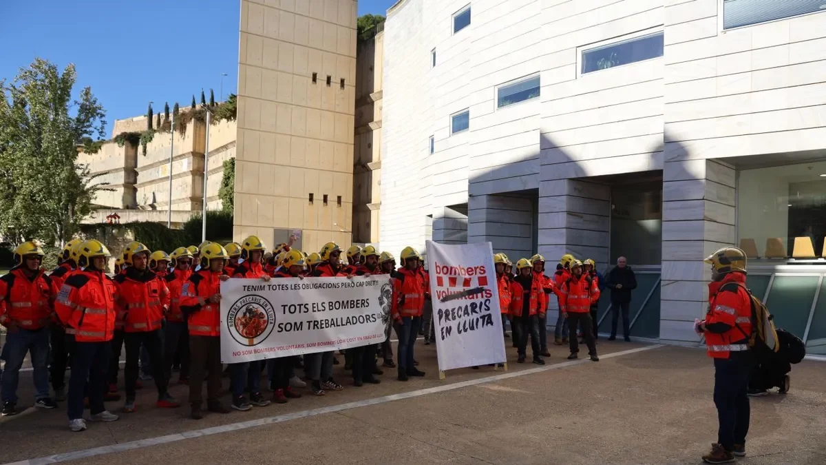 Admitida a trámite demanda colectiva de bomberos voluntarios de Lleida por condiciones laborales